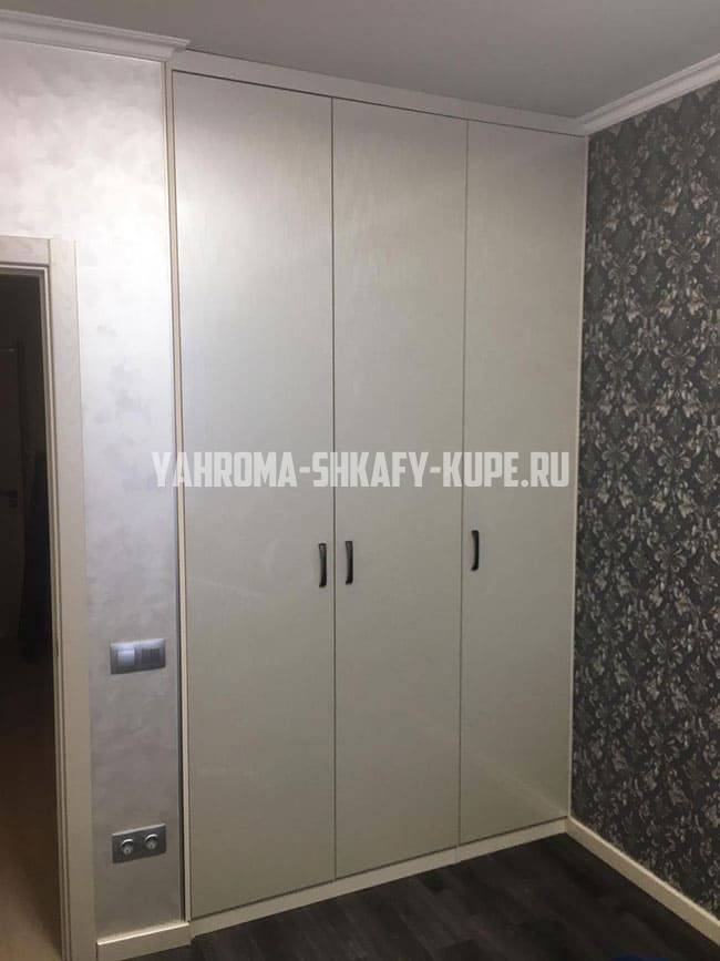 Распашные шкафы Яхрома